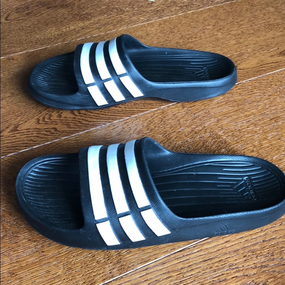 Adidas slide sandals size 6 - Picture 4 of 5